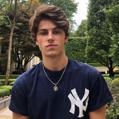 Художники: познакомьтесь с инновациями в сфере видео Free Undress AI